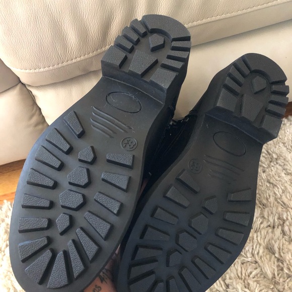 Like new Mossimo Supply leather boots - Picture 5 of 8